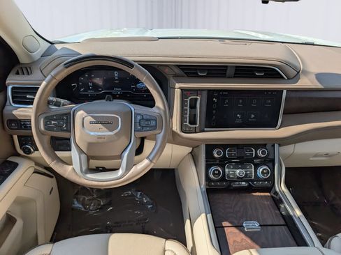 Certified 2024 GMC Yukon XL Denali w/ Advanced Technology Package AWD/4WD image 19