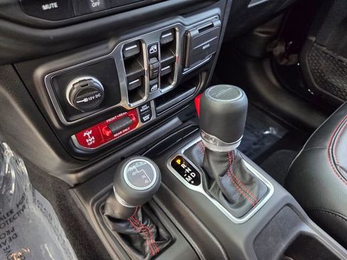 Used 2022 Jeep Gladiator Rubicon w/ LED Lighting Group AWD/4WD image 31