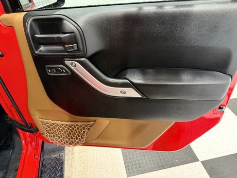 Used 2016 Jeep Wrangler Unlimited Sahara w/ Connectivity Group image 23