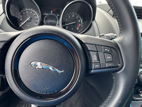 Used 2017 Jaguar F-TYPE Coupe RWD image 32