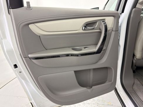 Used 2017 Chevrolet Traverse Premier image 26