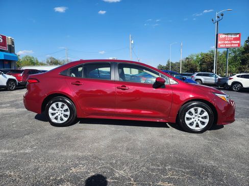 Used 2025 Toyota Corolla LE FWD image 8