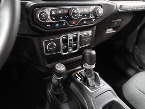 Used 2023 Jeep Wrangler Unlimited w/ Cold Weather Group AWD/4WD image 27