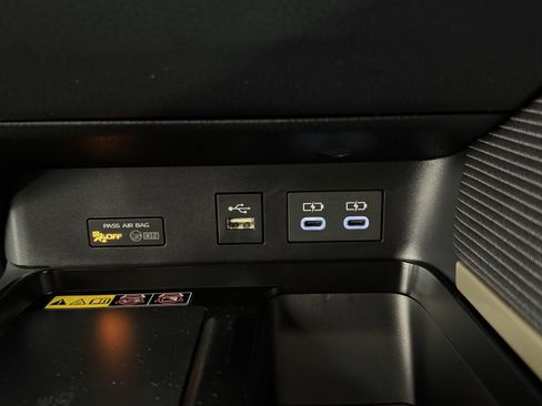 New 2026 Toyota Camry SE w/ Convenience Package FWD image 3