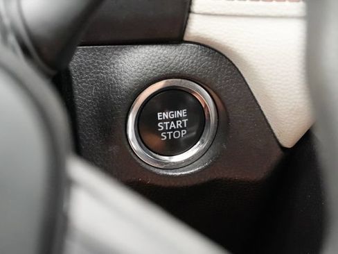 Used 2022 Toyota RAV4 XLE FWD image 29
