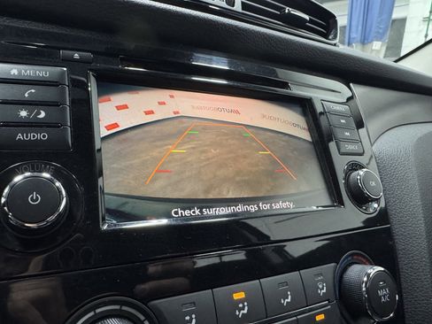 Used 2020 Nissan Rogue Sport S image 2