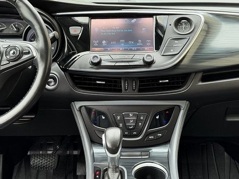 Used 2019 Buick Envision Essence FWD image 13