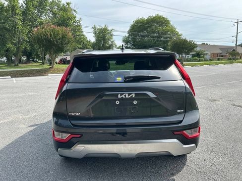 Used 2023 Kia Niro FWD image 6