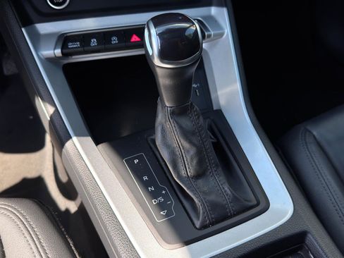 Used 2023 Audi Q3 2.0T Premium image 16