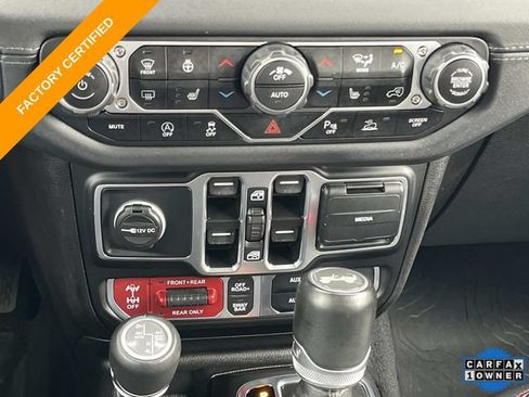 Certified 2025 Jeep Wrangler Unlimited Rubicon AWD/4WD image 32