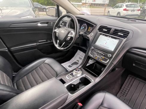 Used 2018 Ford Fusion SE w/ Equipment Group 201A image 28