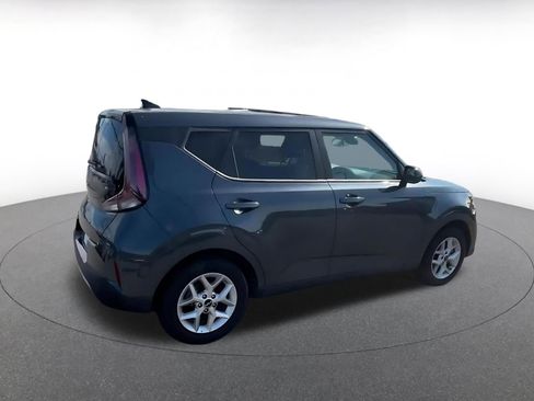 Used 2025 Kia Soul LX w/ LX Technology Package FWD image 12
