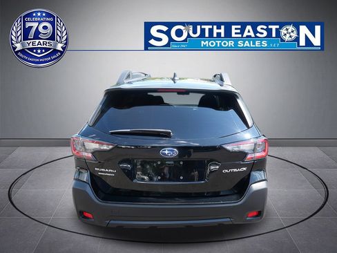 Used 2023 Subaru Outback Premium AWD/4WD image 4