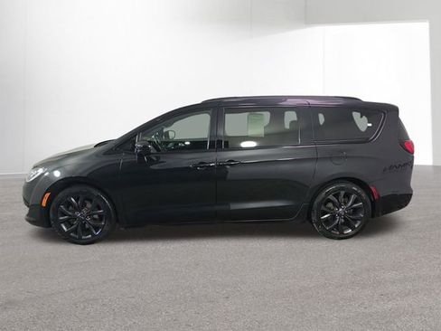 Used 2018 Chrysler Pacifica Touring-L Plus w/ Advanced Safetytec Group FWD image 15