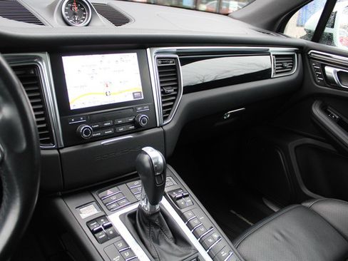 Used 2017 Porsche Macan S AWD/4WD image 19