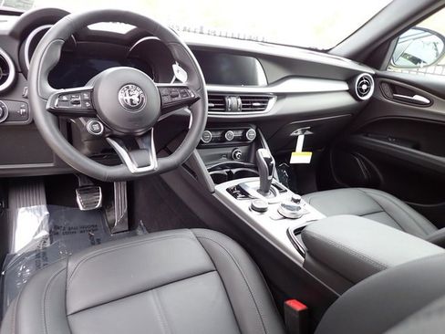 New 2025 Alfa Romeo Stelvio Sprint image 14