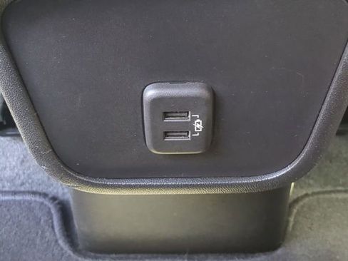 Used 2022 Chevrolet Equinox LS image 16