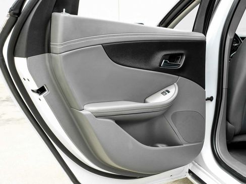 Used 2016 Chevrolet Impala LS FWD image 42