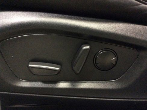 Used 2023 Ford Explorer XLT w/ Equipment Group 202A image 17