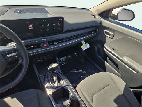 Certified 2025 Kia K4 LXS image 21