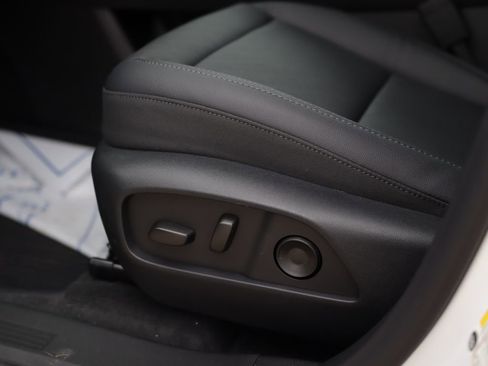 New 2026 Chevrolet Equinox LT w/ Convenience Package II image 23