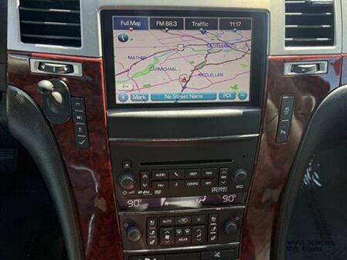 Used 2013 Cadillac Escalade 4WD Hybrid image 14