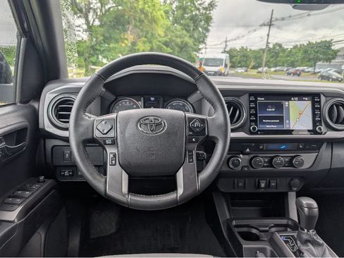 Used 2021 Toyota Tacoma TRD Sport AWD/4WD image 28