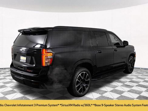 Used 2023 Chevrolet Suburban RST w/ Luxury Package image 17
