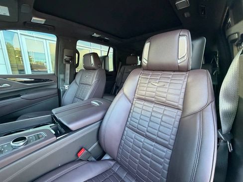 Used 2024 Cadillac Escalade V AWD/4WD image 12