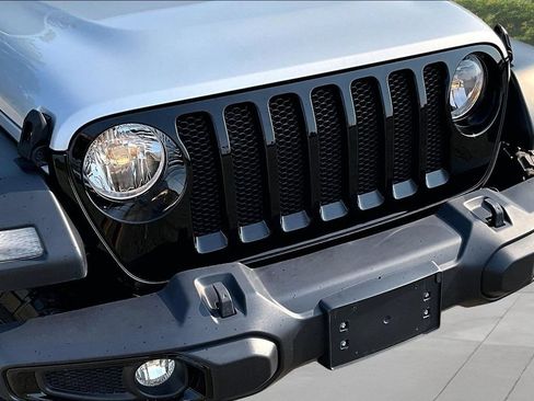 Used 2023 Jeep Wrangler Sport AWD/4WD image 28