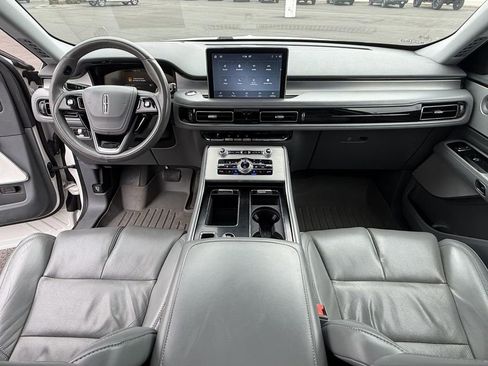 Used 2020 Lincoln Aviator Reserve w/ Equipment Group 202A AWD/4WD image 3