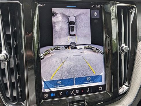 New 2025 Volvo XC60 B5 Plus w/ Protection Package Premier image 23