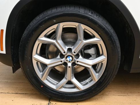 Used 2023 BMW X3 xDrive30i AWD/4WD image 12