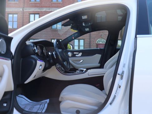 Used 2017 Mercedes-Benz E 300 4MATIC image 11