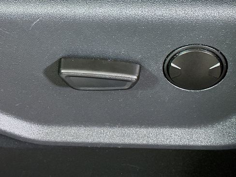 Used 2024 Ford Expedition Max XLT image 13