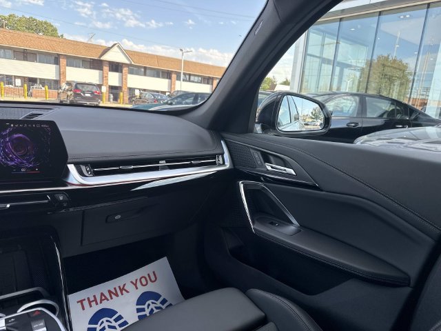 Used 2023 BMW X1 xDrive28i w/ M Sport Package AWD/4WD image 31