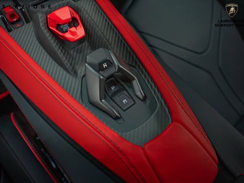 Used 2024 Lamborghini Revuelto image 36