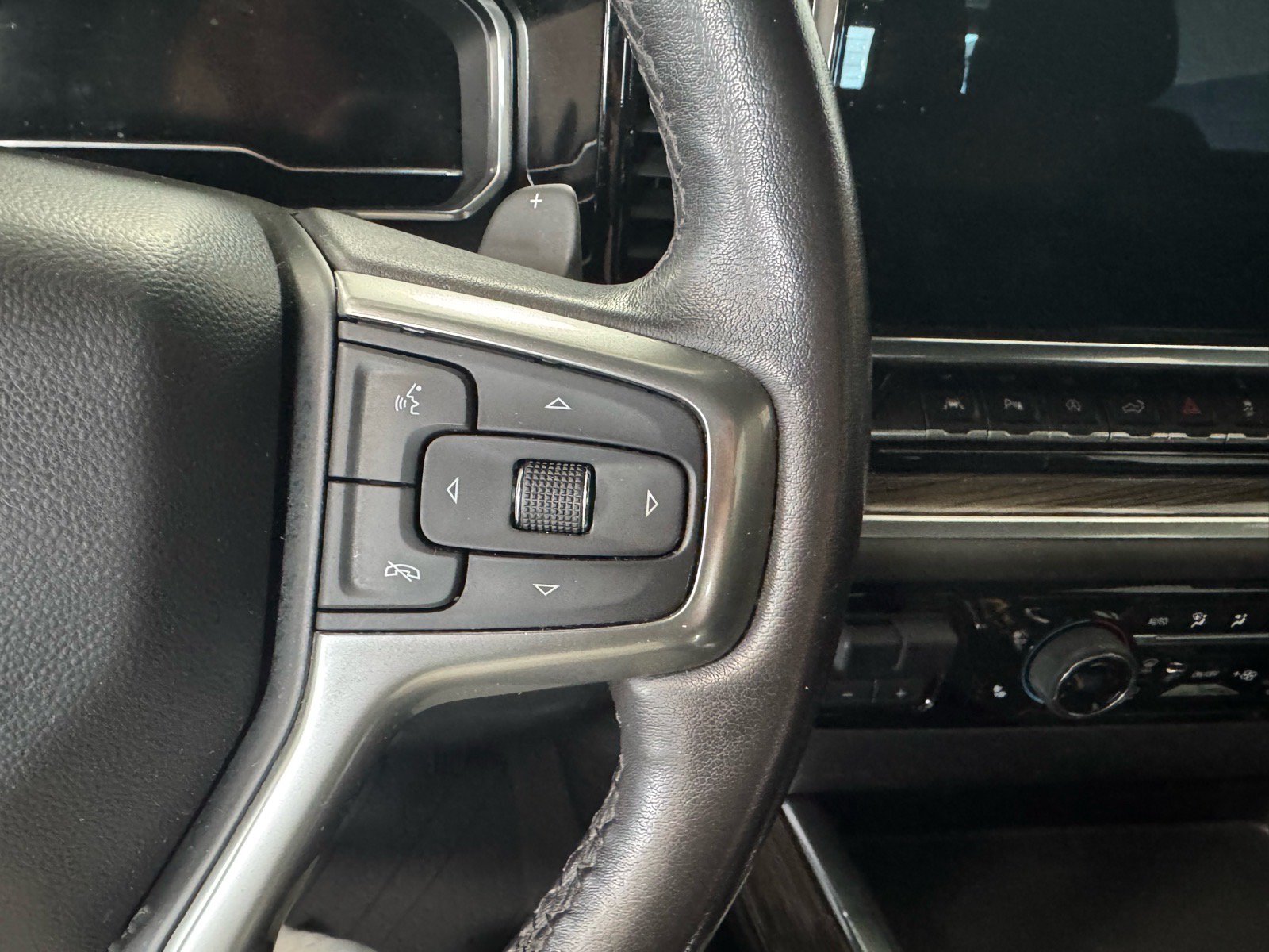 Used 2022 Chevrolet Silverado 1500 RST w/ Redline Edition AWD/4WD image 22