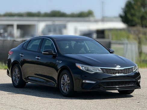 Used 2020 Kia Optima LX FWD image 1