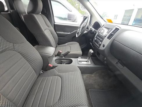 Used 2018 Nissan Frontier SV RWD image 18