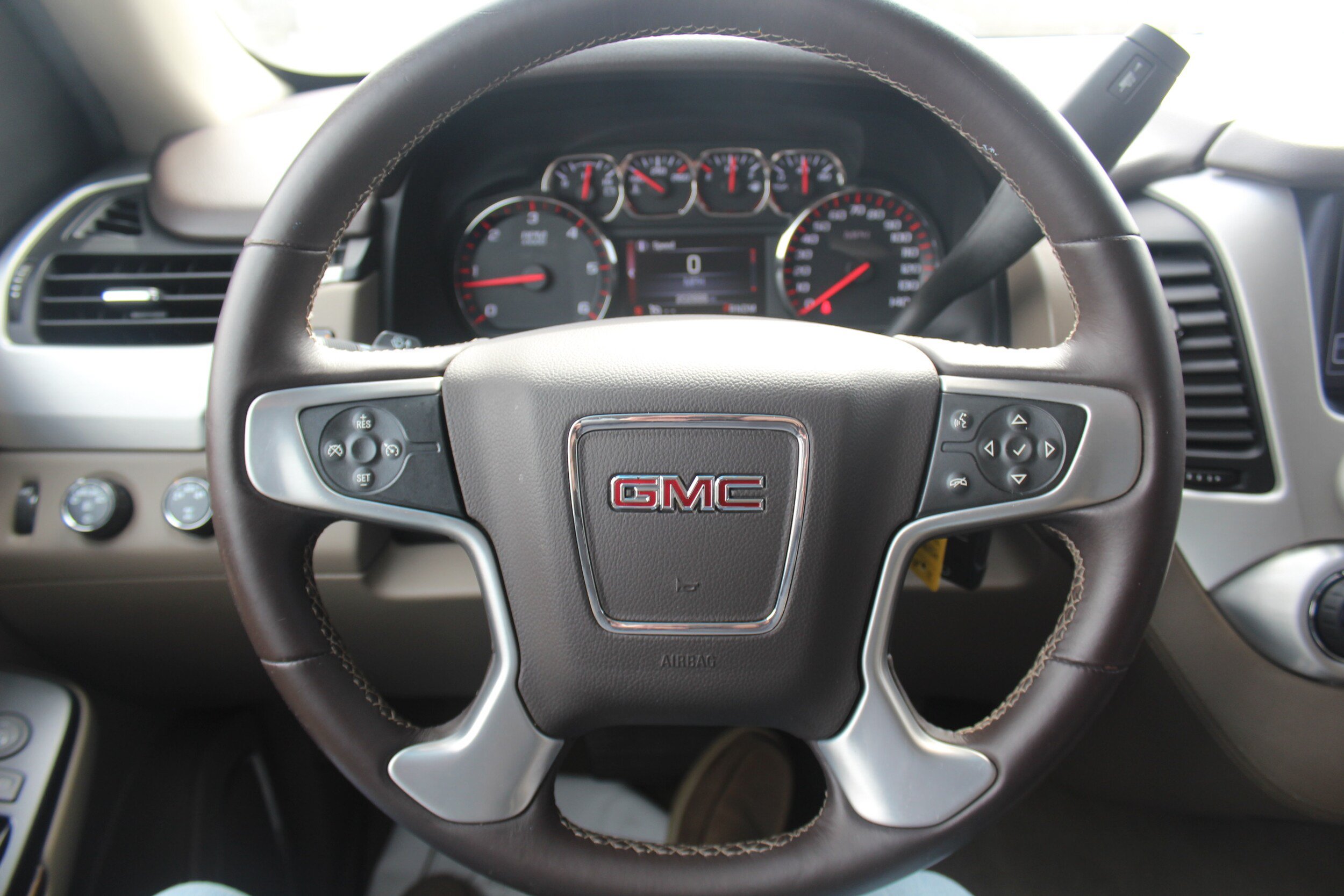 Used 2016 GMC Yukon XL SLE AWD/4WD image 7