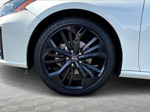 Used 2024 Nissan Altima 2.5 SR image 21