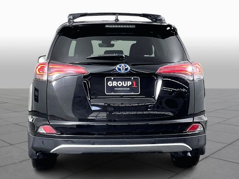 Used 2018 Toyota RAV4 Limited image 5