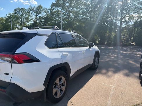 Used 2025 Toyota RAV4 XLE w/ Convenience Package FWD image 4