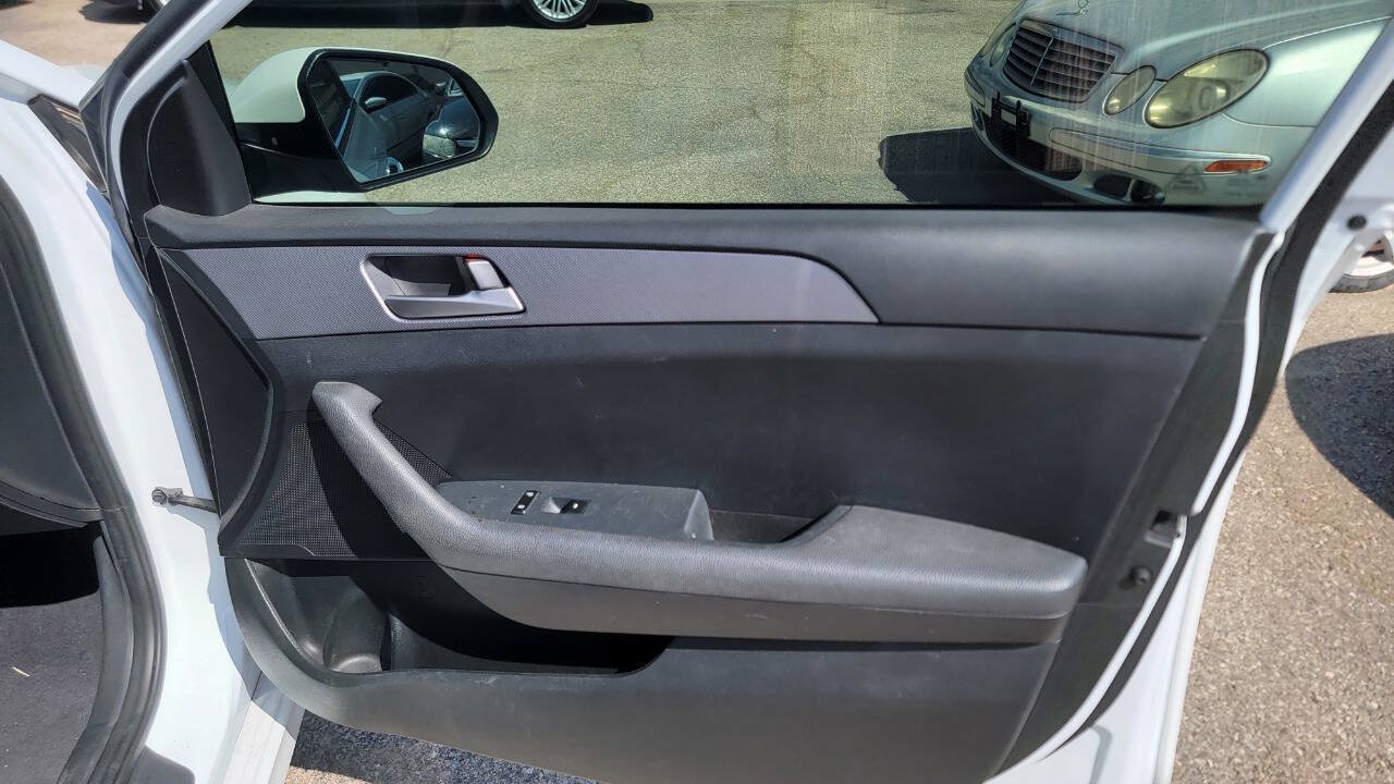 Used 2018 Hyundai Sonata SE FWD image 18