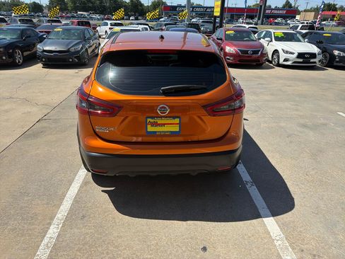 Used 2020 Nissan Rogue Sport S w/ Appearance Package FWD image 6
