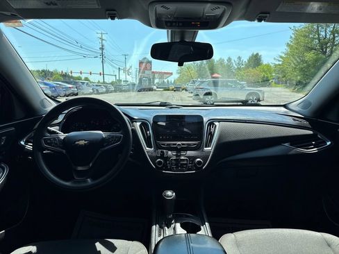Used 2019 Chevrolet Malibu LT w/ Driver Confidence Package FWD image 13