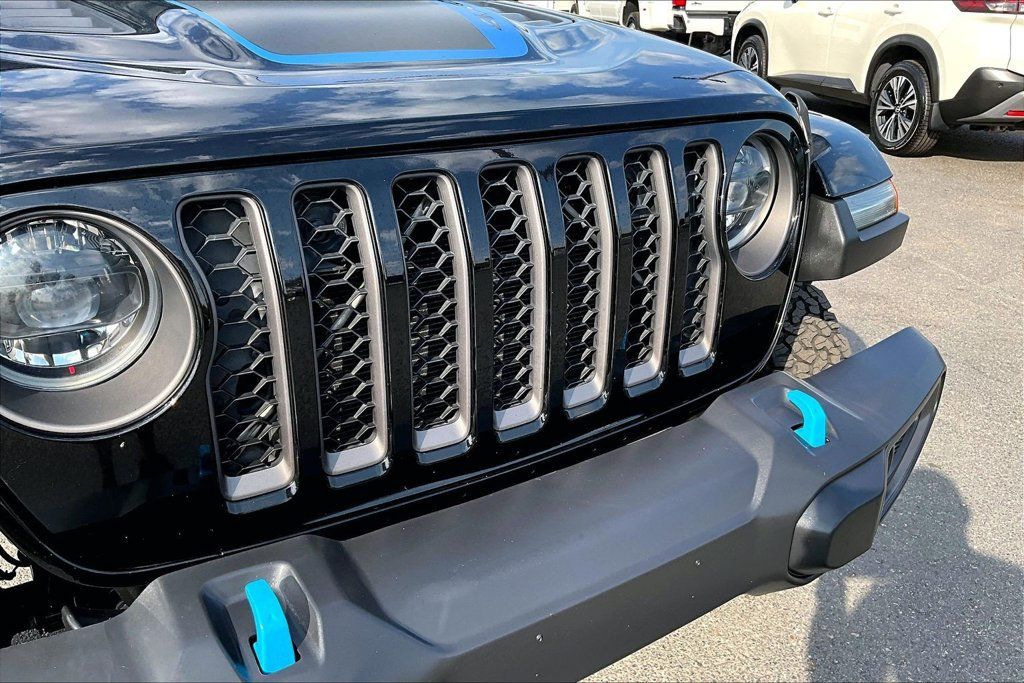 Used 2023 Jeep Wrangler Unlimited Rubicon 4xe w/ Cold Weather Group AWD/4WD image 35