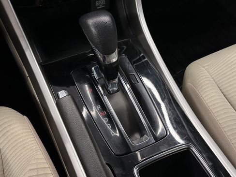 Used 2017 Honda Accord LX image 15