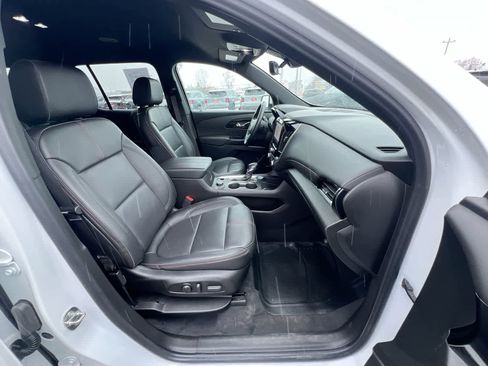 Used 2023 Chevrolet Traverse RS image 28